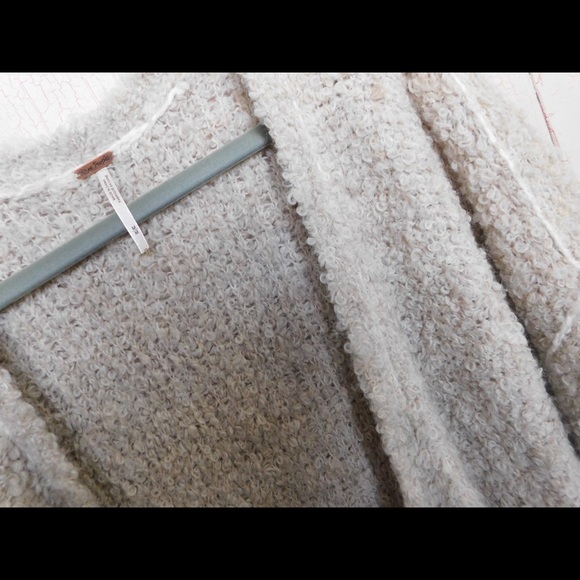 • Free People Sweater • - Picture 7 of 7